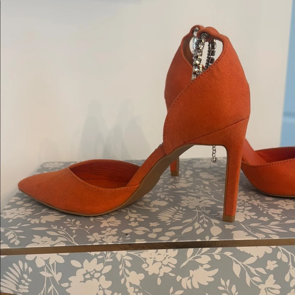 NWOT-Elegant Orange Women's Heels